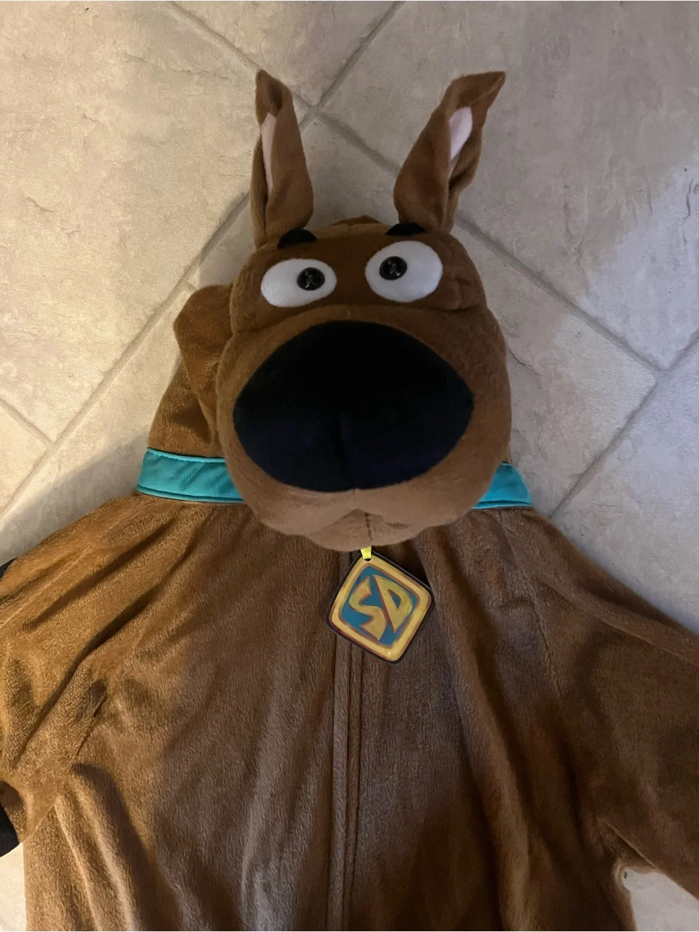 Scooby Doo plush costume child size small. Front zipper. 3d collar tag. Cute!